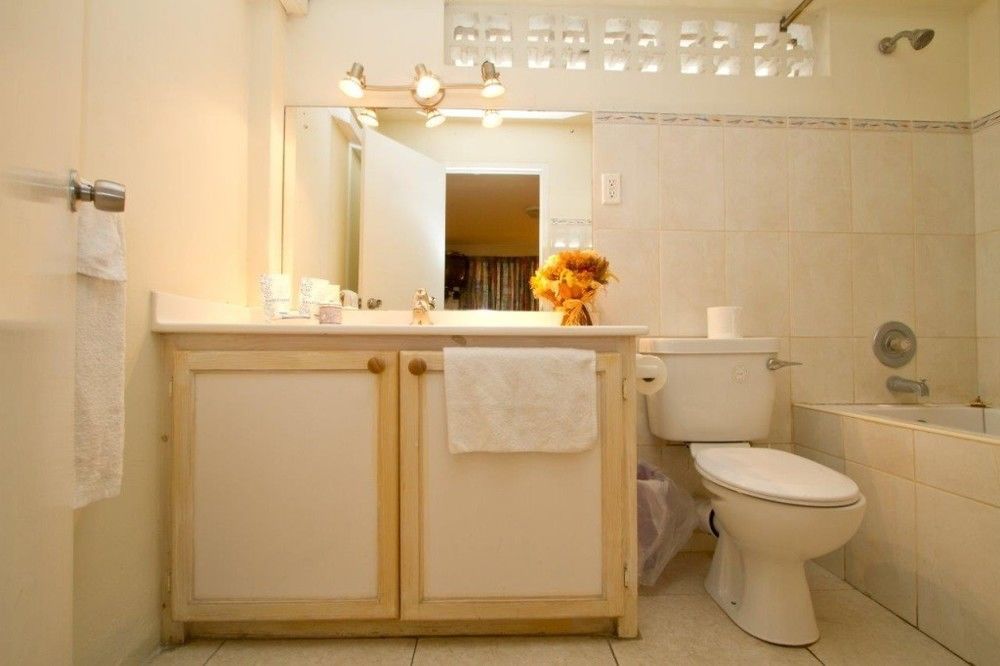 Melrose Beach Apartments Inc Бриджтаун Екстериор снимка
